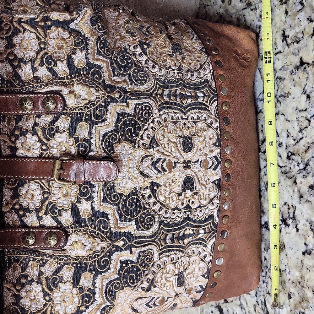 ✔️ Patricia Nash Leather & Embroidered Tote in Brown/Cream and Black/Dark Blue - Picture 3 of 11